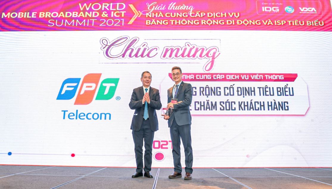 fpt dat nhieu giai thuong danh gia